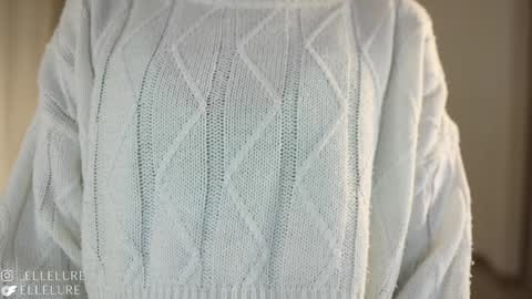 Snapshot of ellelure_ chatting on 02/03/25, 07:10 Linda Restrepo online show from 02/03/25, 07:10