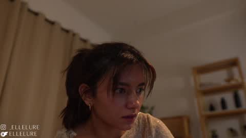 Snapshot of ellelure_ chatting on 02/05/25, 11:39 Linda Restrepo online show from 02/05/25, 11:39