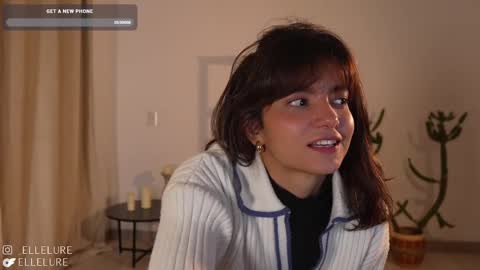 Snapshot of ellelure_ chatting on 02/25/25, 12:47 Linda Restrepo online show from 02/25/25, 12:47