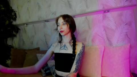 Snapshot of ellen_hops chatting on 05/04/26, 01:01 Ellen online show from 05/04/26, 01:01