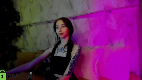 Snapshot of ellen_hops chatting on 05/09/26, 01:00 Ellen online show from 05/09/26, 01:00