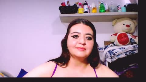 Snapshot of ellenax chatting on 07/09/26, 06:56 Elle online show from 07/09/26, 06:56