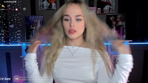 Snapshot of ellensoftt chatting on 12/21/24, 04:46 Maria online show from 12/21/24, 04:46