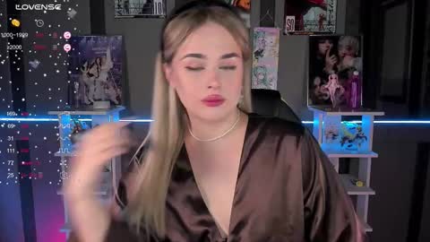 Snapshot of ellensoftt chatting on 11/06/25, 05:36 Maria online show from 11/06/25, 05:36