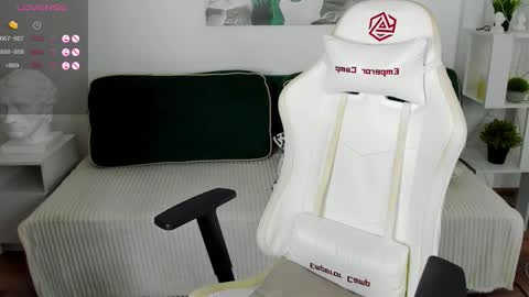 elli_anderson online show from 11/29/25, 02:25