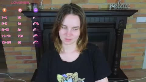 Snapshot of ellie_babyy chatting on 05/17/26, 08:16 Ellie online show from 05/17/26, 08:16