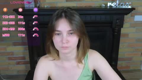 Snapshot of ellie_babyy chatting on 06/14/26, 10:45 Ellie online show from 06/14/26, 10:45