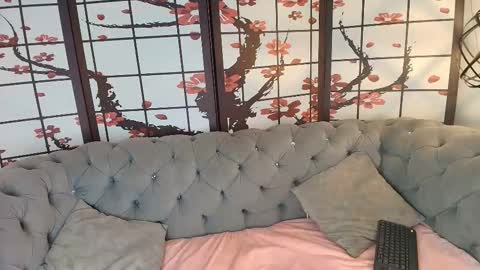 Ellie Bloom online show from 01/18/26, 06:01