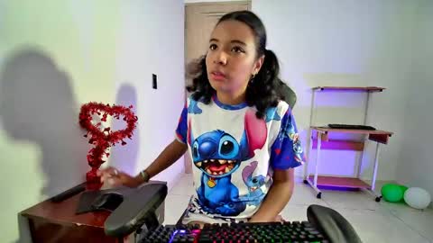 ellie_cute7 online show from 05/08/26, 08:14