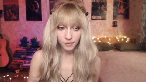 ellie_friendly online show from 01/23/25, 12:09