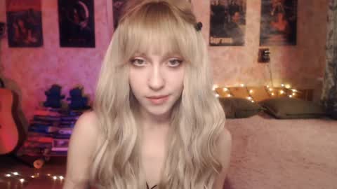 ellie_friendly online show from 01/23/25, 11:15