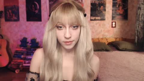 ellie_friendly online show from 02/03/25, 11:26