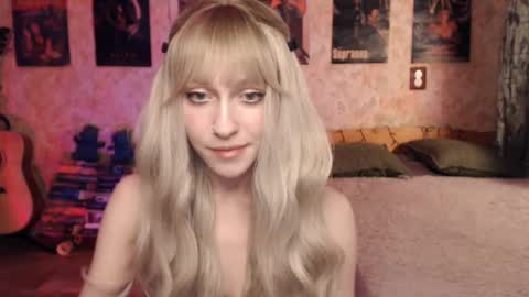 ellie_friendly online show from 02/05/25, 12:17
