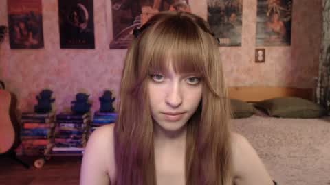 ellie_friendly online show from 04/19/26, 12:26