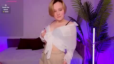 Ellie online show from 03/05/26, 08:43