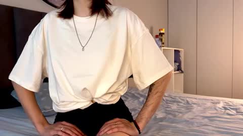 Snapshot of ellie_hollow chatting on 09/10/25, 07:30 Ellie online show from 09/10/25, 07:30