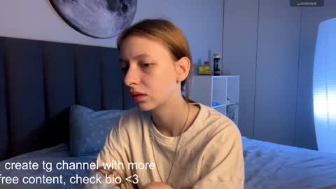 Snapshot of ellie_hollow chatting on 10/29/25, 07:32 Ellie online show from 10/29/25, 07:32