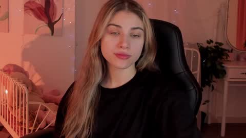 elliecutes online show from 01/19/25, 05:15