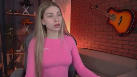 elliecutes online show from 04/14/26, 07:03