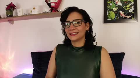 elliee1 online show from 04/18/26, 01:59