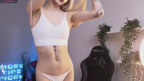 elliefrost online show from 02/13/25, 12:24