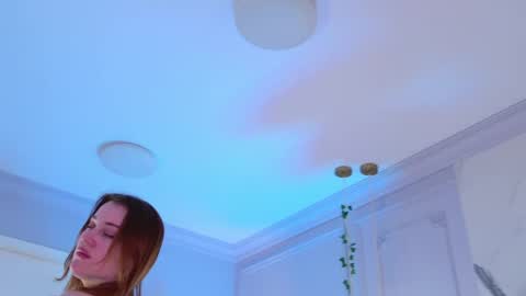 elliegarson__ online show from 04/19/26, 05:01