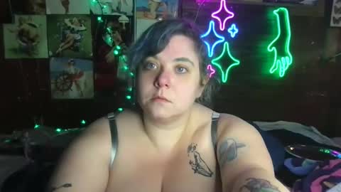 Ellie Louise online show from 01/05/25, 03:00