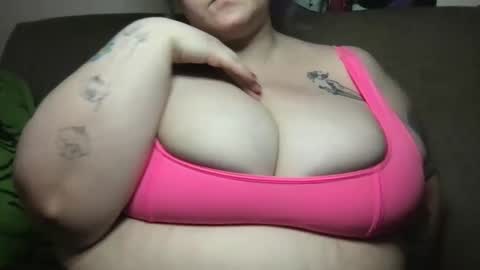 Ellie Louise online show from 02/22/25, 11:03