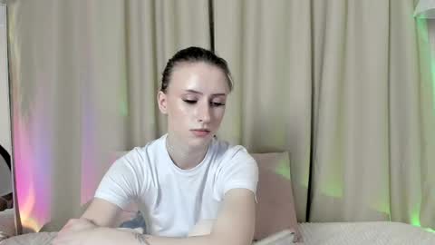 ellierough online show from 04/19/26, 06:21