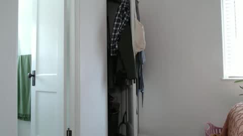 Ellie Rowyn online show from 04/02/26, 09:45