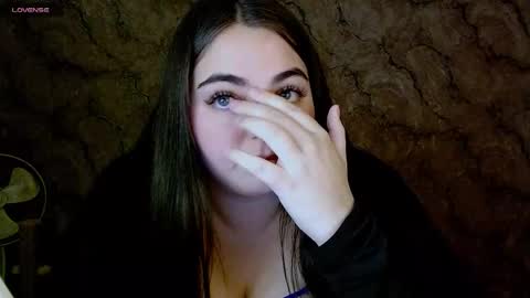 Ellie online show from 09/29/25, 04:01