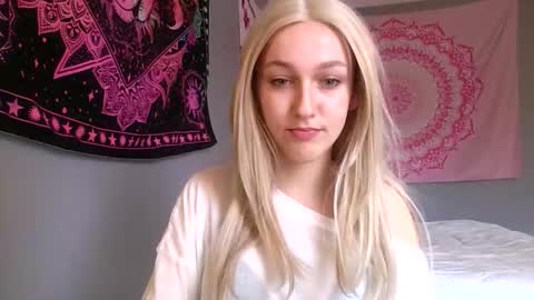 Ellie online show from 03/05/26, 05:53