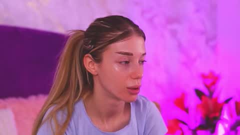 EllinaNuria online show from 02/24/26, 04:43