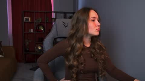 Elin online show from 03/24/26, 05:45