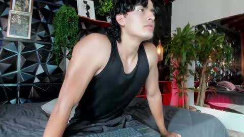 Elloit Colton online show from 11/07/25, 09:26