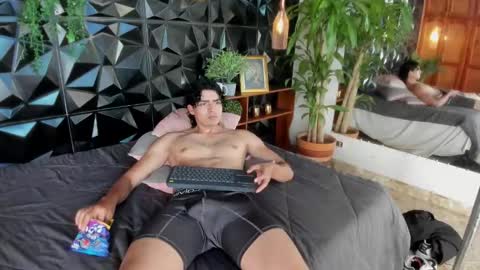 Elloit Colton online show from 11/10/25, 08:52