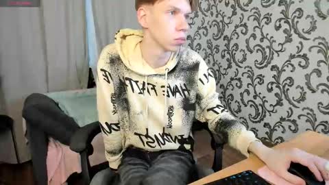 Snapshot of elliot_mars_ chatting on 10/14/25, 12:17 elliot_mars_ online show from 10/14/25, 12:17