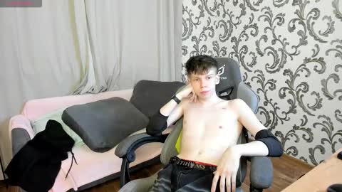 Snapshot of elliot_mars_ chatting on 10/15/25, 05:24 elliot_mars_ online show from 10/15/25, 05:24