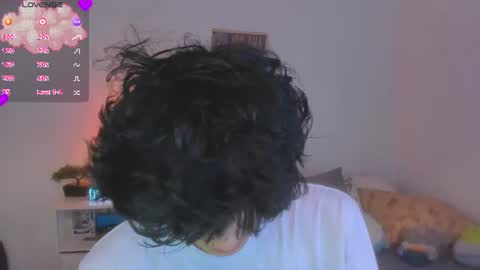 Snapshot of elliotvolkov chatting on 06/25/26, 03:38 elliotvolkov online show from 06/25/26, 03:38