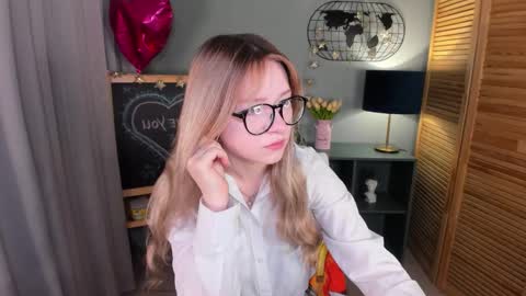 elliup online show from 10/05/25, 01:37