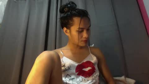 Snapshot of ellorrey chatting on 06/17/26, 09:34 ELLORREY online show from 06/17/26, 09:34