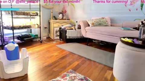 Snapshot of ells_palace chatting on 05/01/26, 06:45 Ella Bella Bo Bella online show from 05/01/26, 06:45