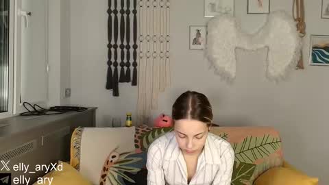 Snapshot of elly_ary chatting on 01/06/26, 09:18 elly_ary online show from 01/06/26, 09:18