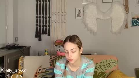 Snapshot of elly_ary chatting on 01/07/26, 09:28 elly_ary online show from 01/07/26, 09:28