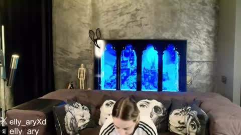 Snapshot of elly_ary chatting on 02/01/26, 09:35 elly_ary online show from 02/01/26, 09:35