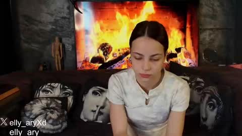 Snapshot of elly_ary chatting on 02/20/26, 12:29 elly_ary online show from 02/20/26, 12:29