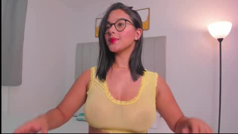 Snapshot of elly_g chatting on 02/04/26, 01:55 elly online show from 02/04/26, 01:55