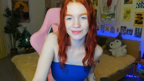 Snapshot of elly_milas chatting on 12/22/24, 07:33 Elly     Fansly  online show from 12/22/24, 07:33