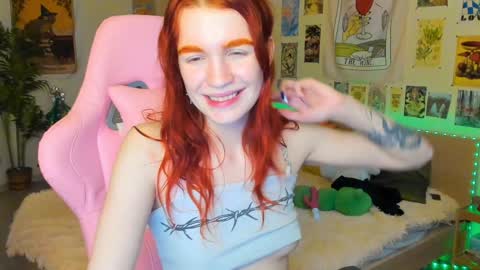 Snapshot of elly_milas chatting on 12/23/24, 09:59 Elly     Fansly  online show from 12/23/24, 09:59