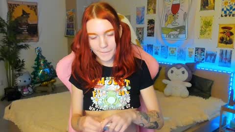 Snapshot of elly_milas chatting on 12/29/24, 05:53 Elly     Fansly  online show from 12/29/24, 05:53